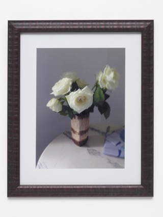 ©Gavin Turk, Wittgenstein Roses, 2015 (photographer Andy Keate)